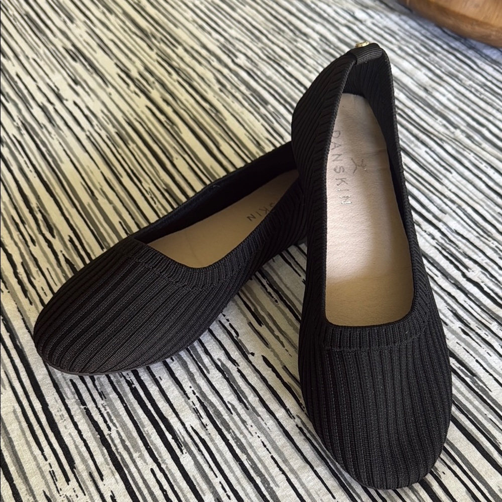 Black Ribbed Knit Ballet Flats (Danskin)